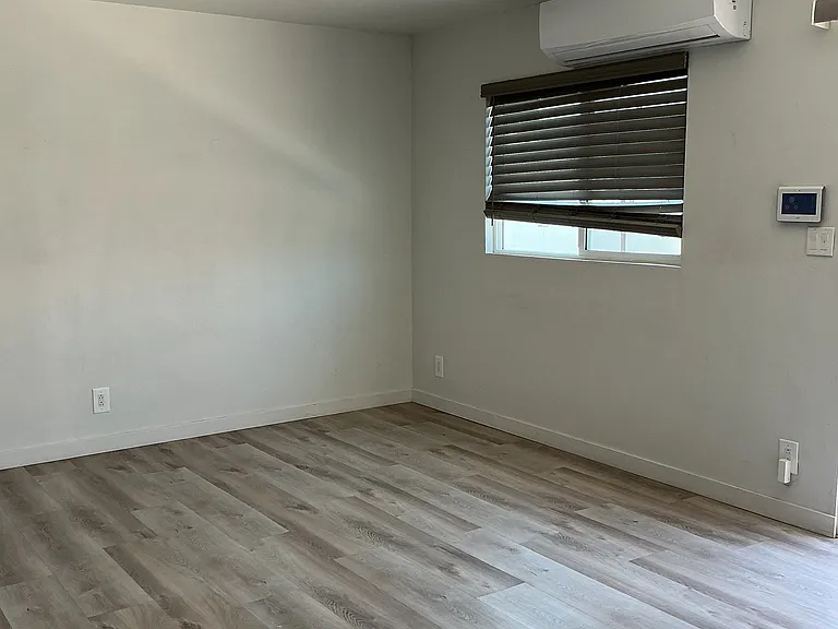 8812 Beverly Rd — Photo 10