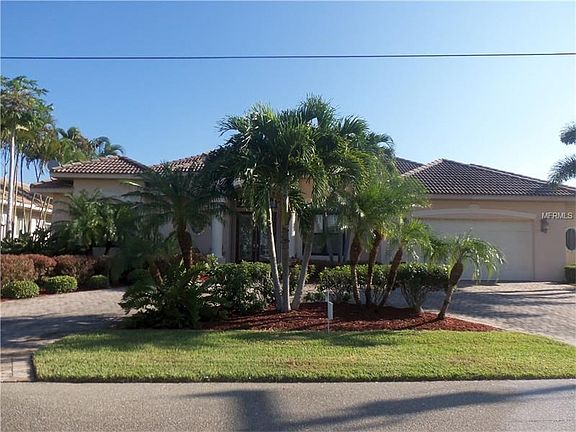 Front of home facing Gulfview.
