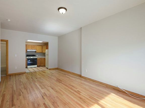 4th image of 190 Sackett St #2R