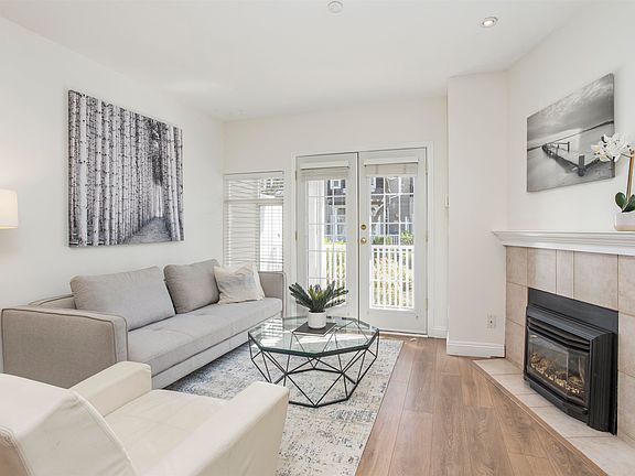 2nd image of 2836 E Kent Ave S
