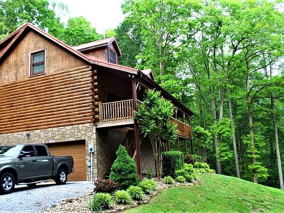 3rd image of 6911 Bull Run Dr