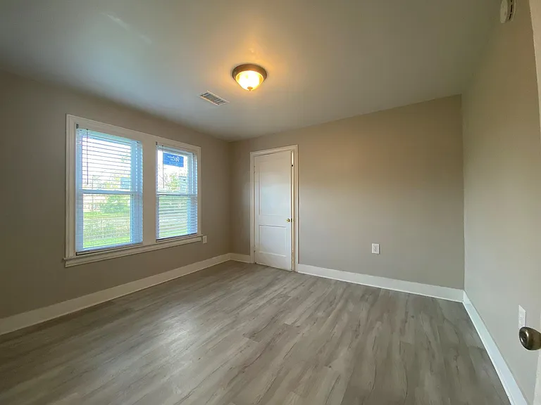 628 King St — Photo 19