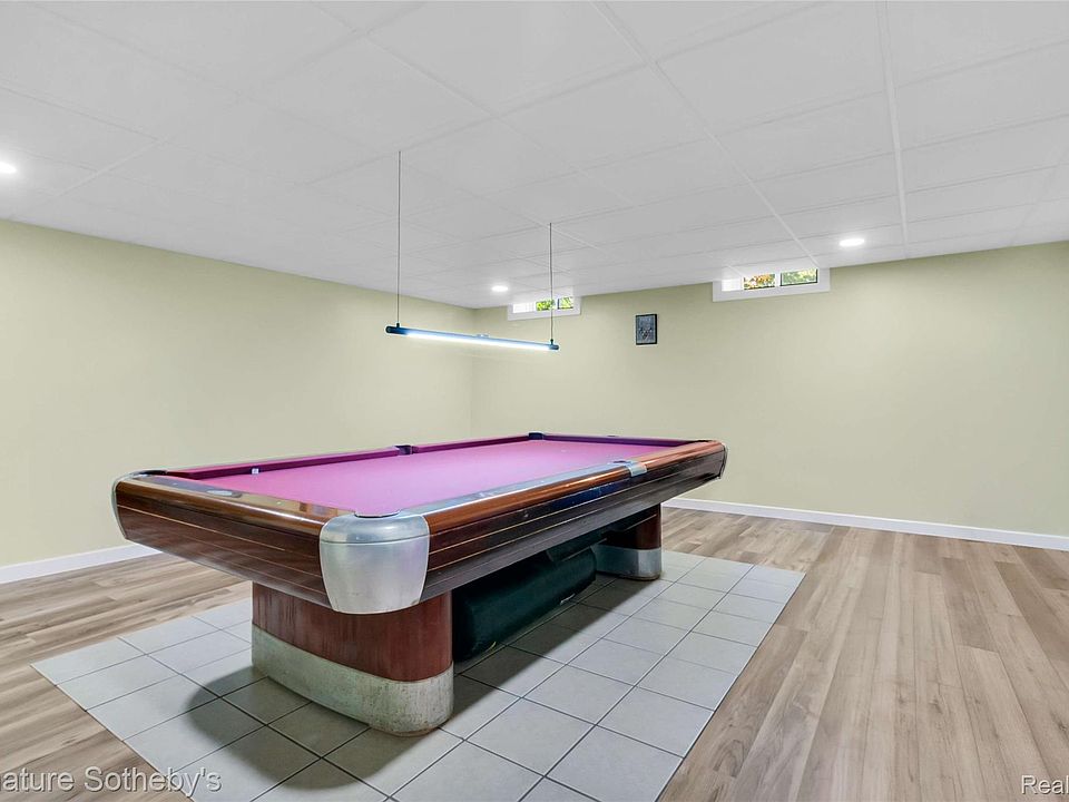 500 Lakeside Dr, photo 18