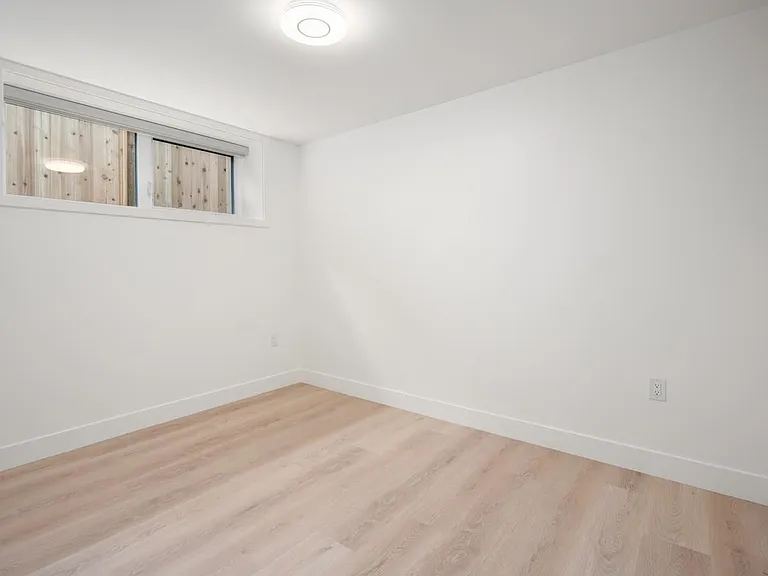 7340 Maple St #BASEMENT — Photo 12