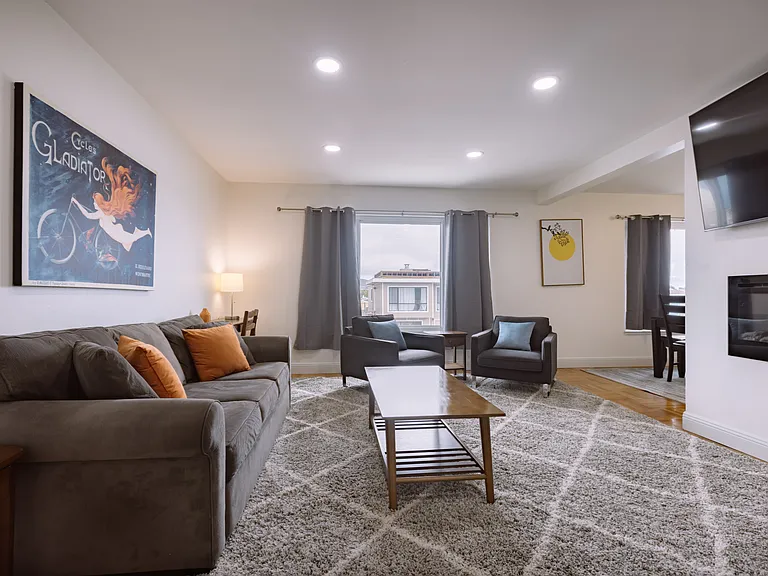 234 Del Prado Dr — Photo 15