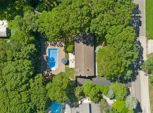 33 Landing Ln, East Quogue, NY 11942