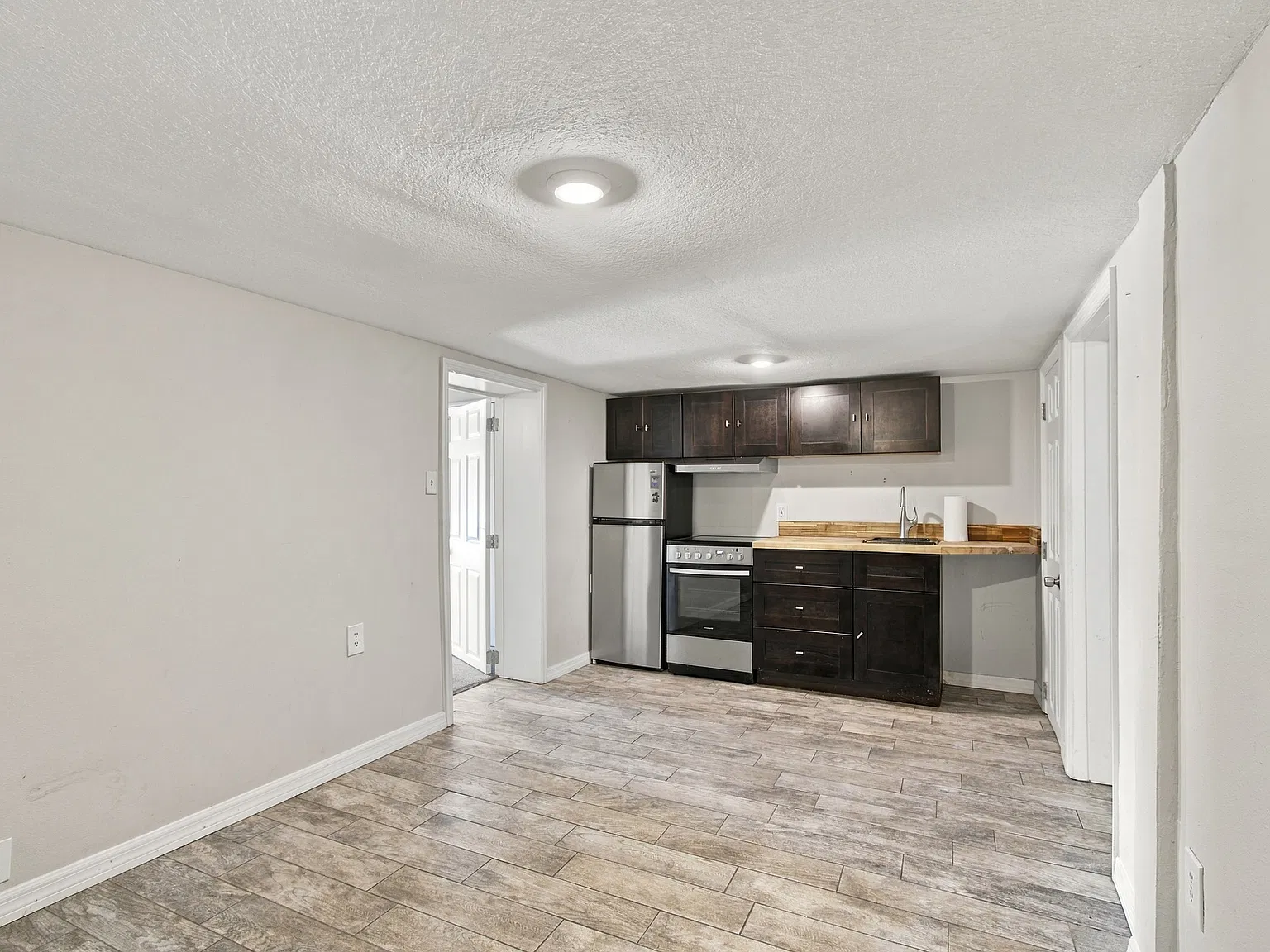 2 bed, 555 sqft, $1,500 — Photo 4