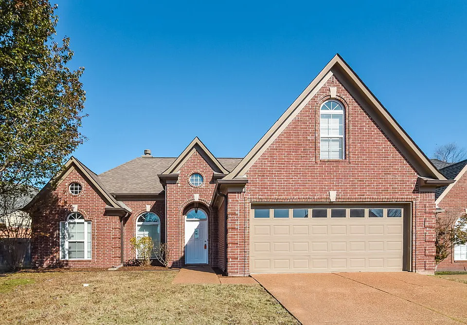2688 Longshadow Ln