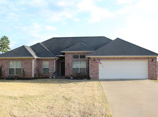 240 Sandstone Ln, Nacogdoches, TX 75965