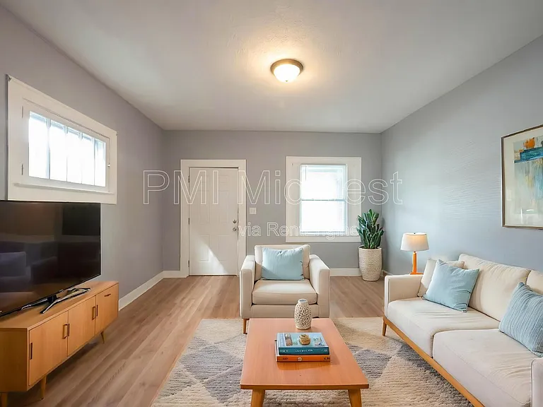 3415 N Capitol Ave — Photo 3