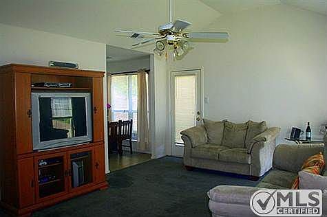 3rd image of 1517 Kelly Ln