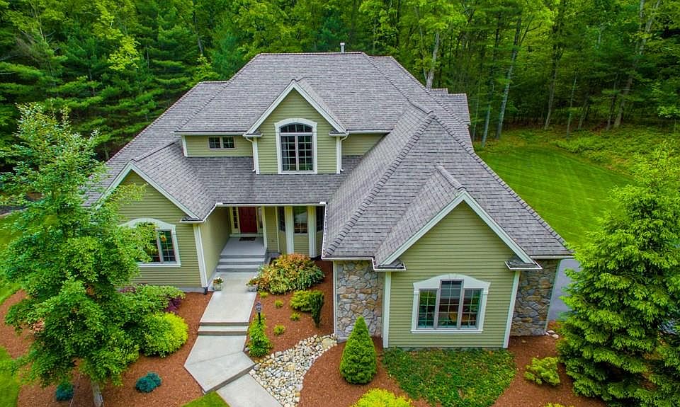 1st image of 26 Jeanne Ct