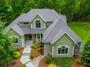 26 Jeanne Ct, North Smithfield, RI 02896