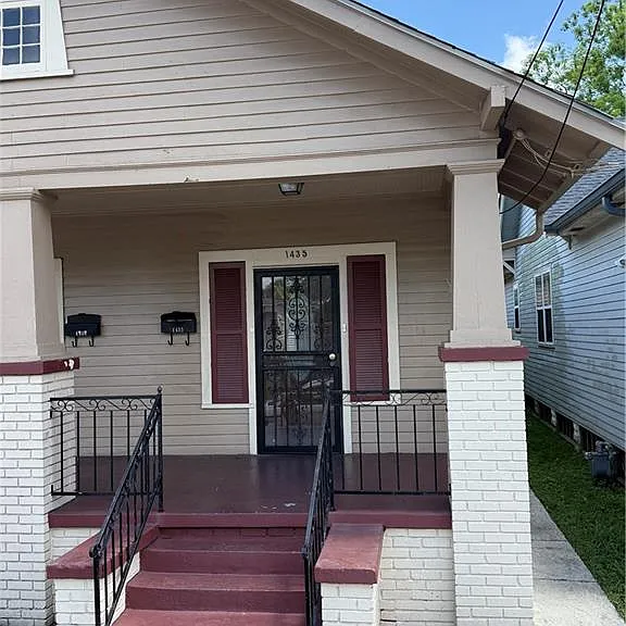 1435 France St — Photo 1
