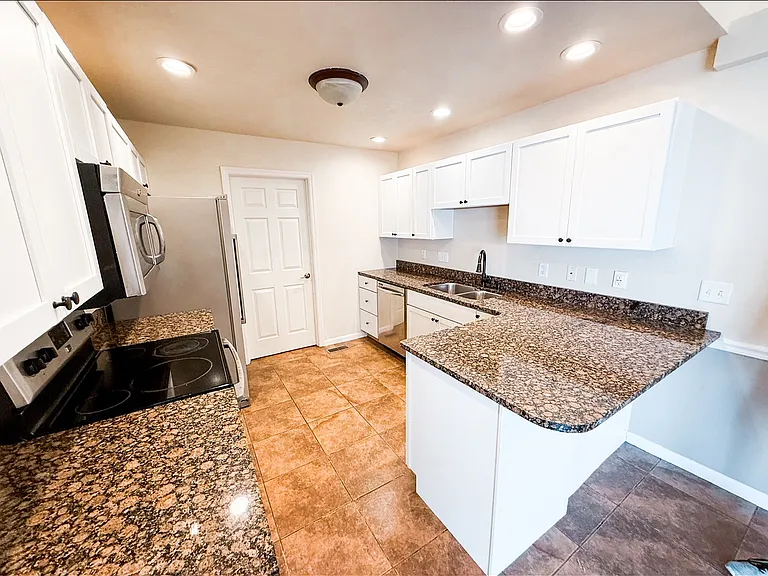 4007 Balmoral Dr — Photo 44
