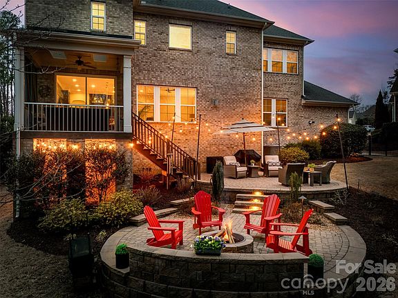 2nd image of 954 Castlewatch Dr