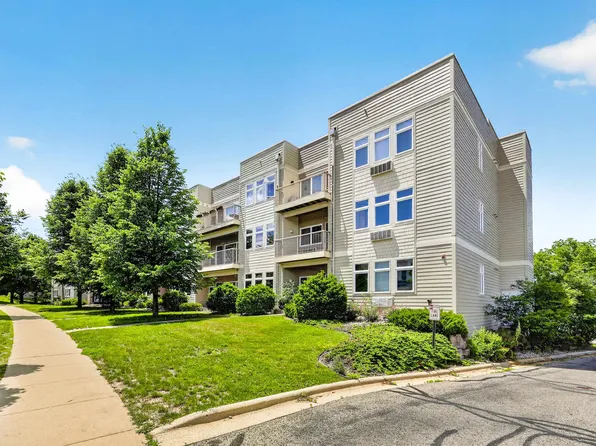 8206 Starr Grass Dr APT 310, Madison, WI 53719