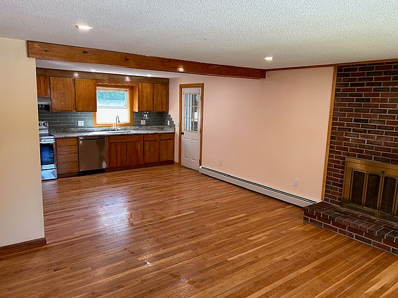 2nd image of 154 Myrtle St #A