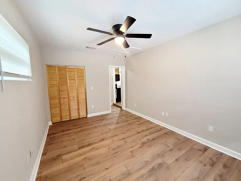 3116 W University Ave — Photo 44