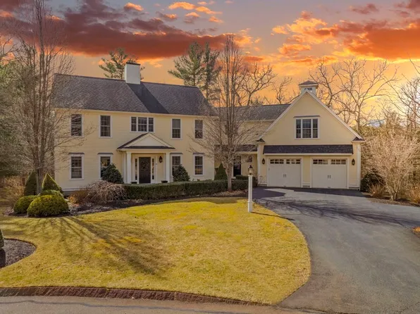 40 Upland Dr, Bridgewater, MA 02324