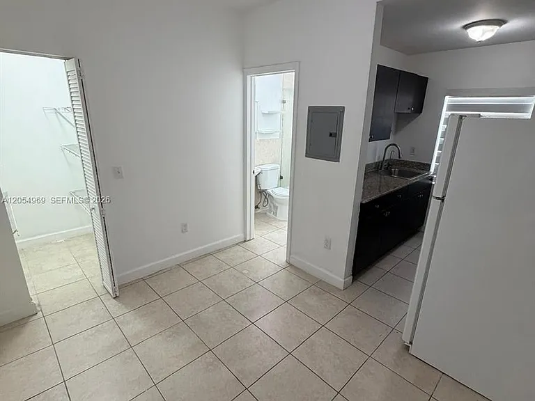 412 SW 10th Ave #1 — Photo 5
