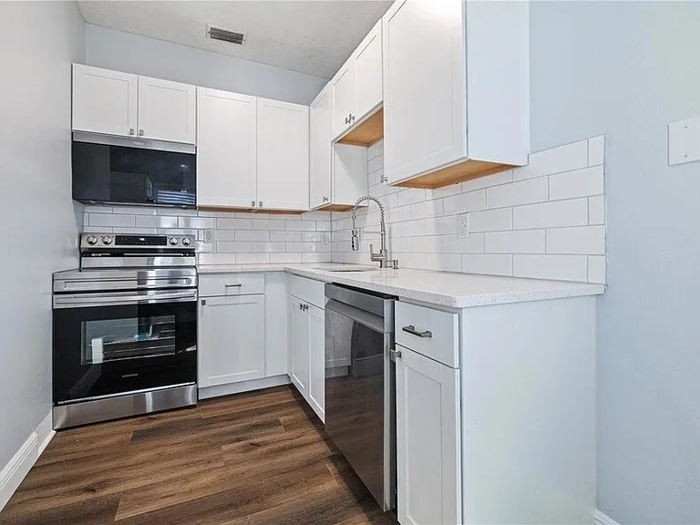 1103 N Willow Ave — Photo 8