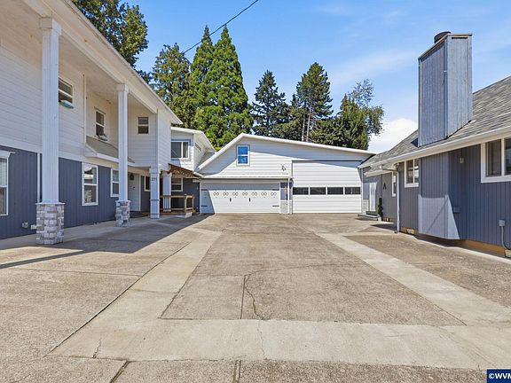 3rd image of 211 Sunset Ave N