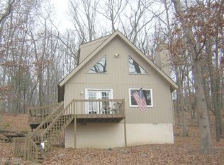 1720 Woodbridge Dr E, Bushkill, PA 18324