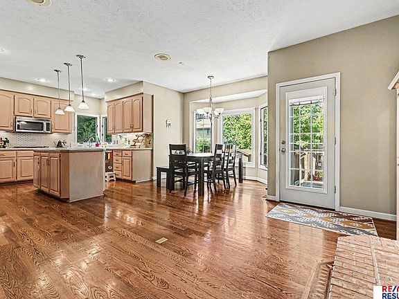 2nd image of 1022 Sherwood Ln
