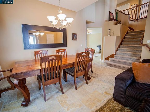 4th image of 76 Tampico Ct