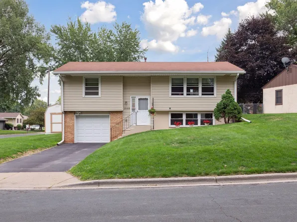 1868 Kathleen Dr, West Saint Paul, MN 55118