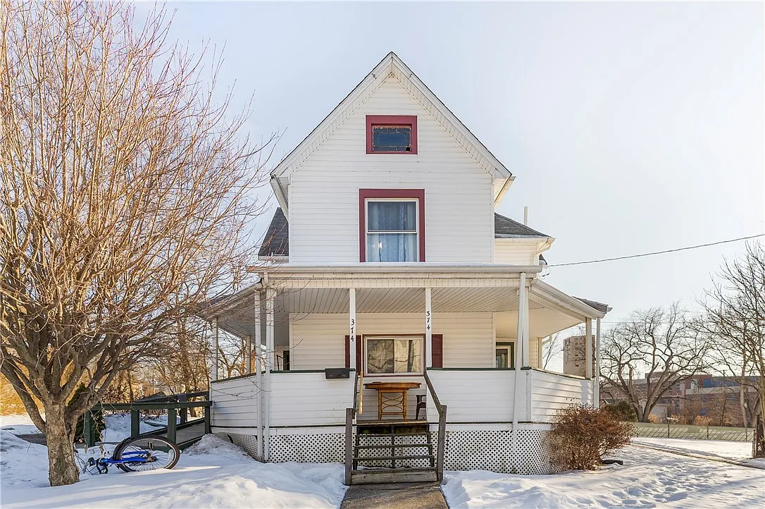 374 Harrison St photo 1