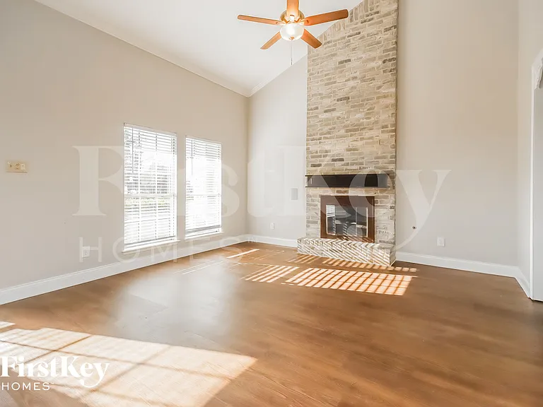 547 Shealy St — Photo 2