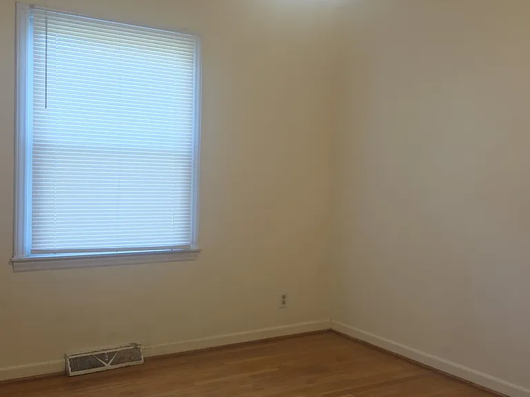608 Dupont Dr — Photo 10
