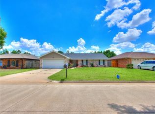 10016 Carnie Cir, Yukon, OK 73099