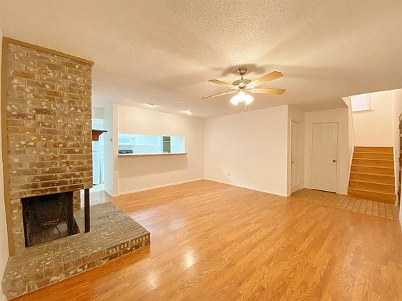 3rd image of 2811 Capella Cir