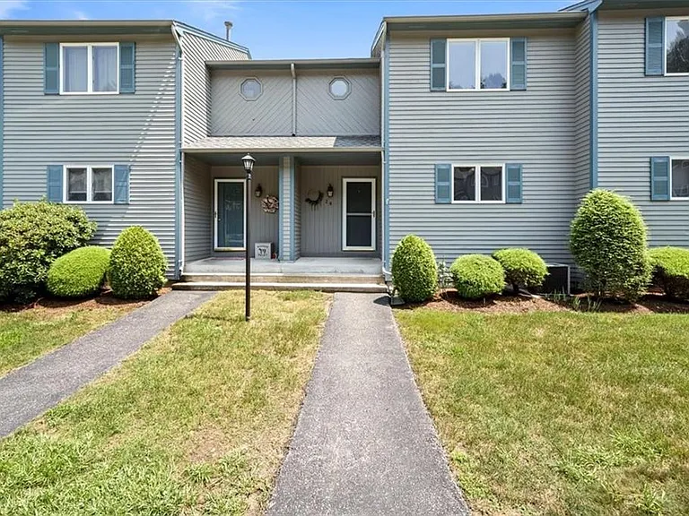 28 Primrose Ln — Photo 1