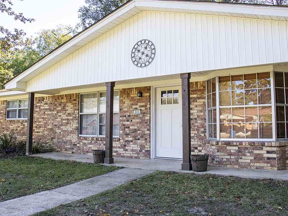1st image of 304 Ellis St