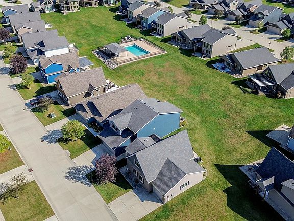 3rd image of 290 240th Ave #104