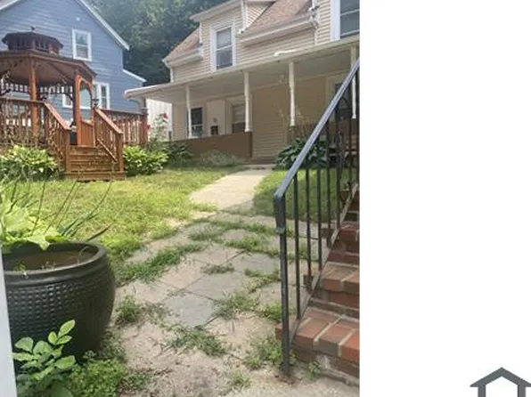 15 Crescent Ln #B, Malden, MA 02148