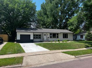 409 Linden Ave, Vermillion, SD 57069