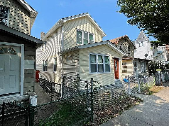2nd image of 4721 Bronx Blvd