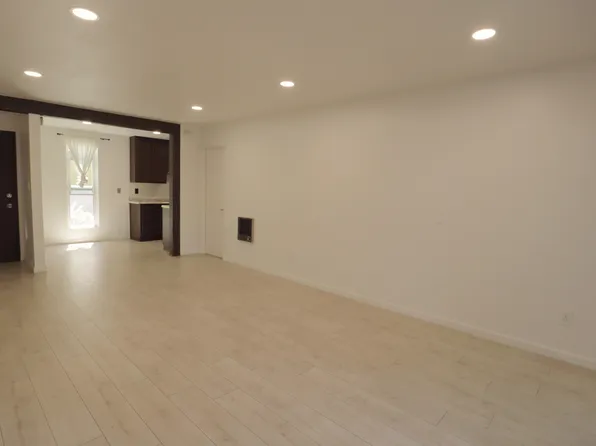 1010 W Macarthur Blvd APT 3, Santa Ana, CA 92707