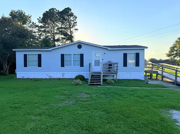 319 Honey Hill Dr, Hallsboro, NC 28442