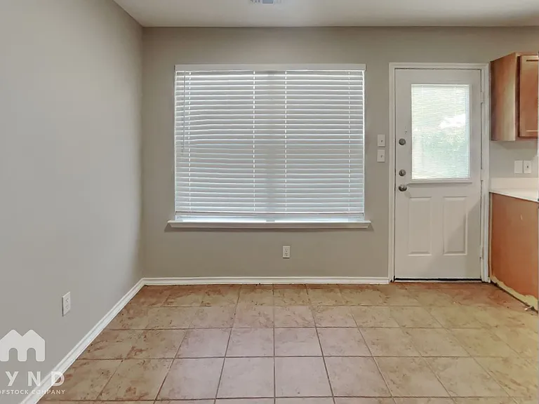 33119 Cottonwood Bnd — Photo 5