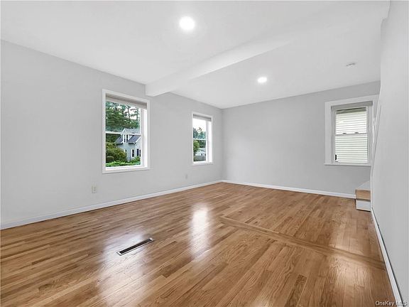3rd image of 38 New St