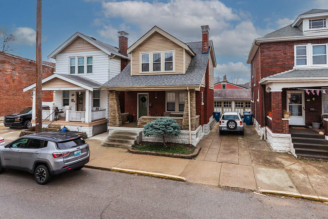 340 Lafayette Ave photo 1