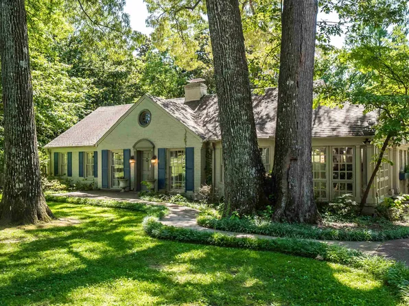 135 Cherry Rd, Memphis, TN 38117