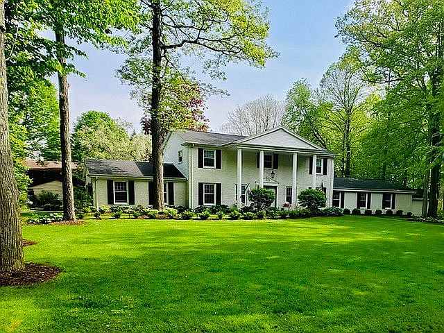 1st image of 350 Douglas Ln