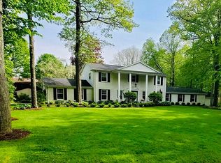350 Douglas Ln, Cedarburg, WI 53012